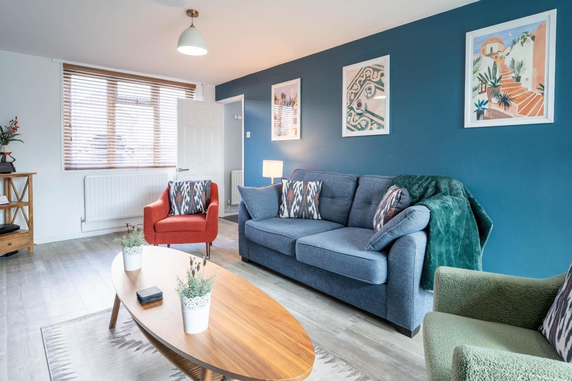 Gatwick Place - 4 Bed 2 Bath Self Contained House With Private Garden Horley Exteriör bild